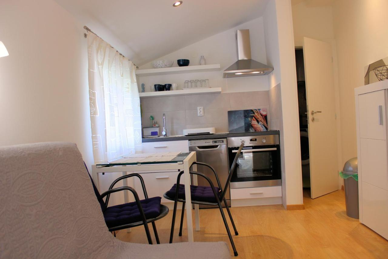 Apartment Studio Olga Novi Vinodolski Esterno foto